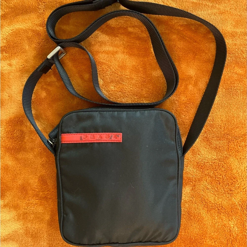 Prada Black Crossbody Bag Nylon with adjustable shoulder strap zipper - Picture 3 of 10